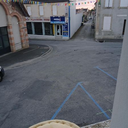 Hotel Chic Et Relax Montmarault Exteriér fotografie